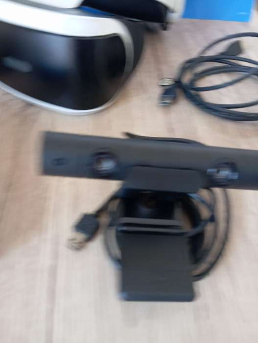 PSVR Headset + Aim gun Move Controller - complete boxed