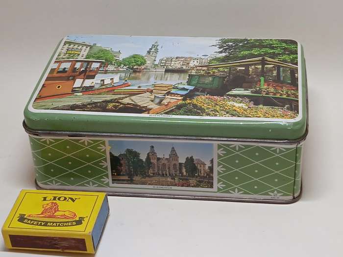 VINTAGE DUTCH TIN