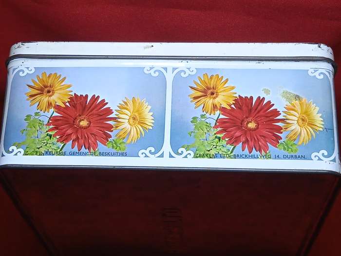 VINTAGE BAKERS TIN