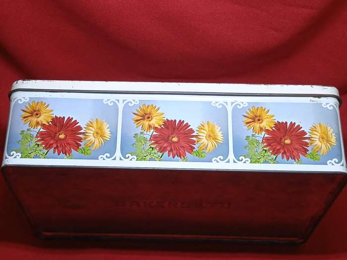 VINTAGE BAKERS TIN