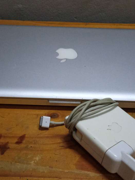 Faulty Mac OS X Lion for spares.