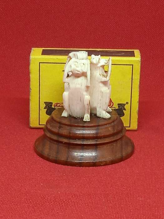 VINTAGE 3 WISE MONKEYS MINI STATUE
