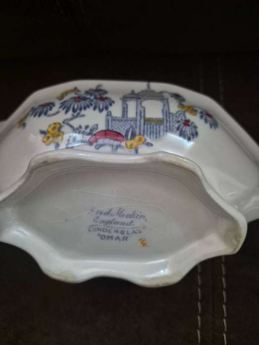 Rare Vintage Alfred Meakin England 'Omar' Gravy Boat with Tray  1920s Transferware