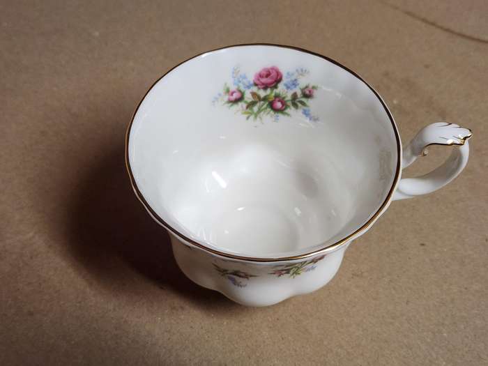 VINTAGE ROYAL ALBERT BONE CHINA WINSOME TEA TRIO 3 OF 4