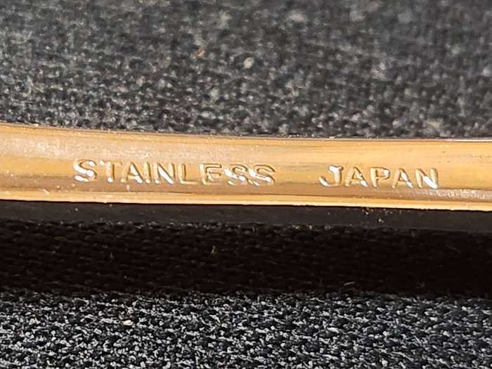 BEAUTIFUL SET OF SIX JAPAN STAINLESS FLORAL MOTIF TEA SPOONS