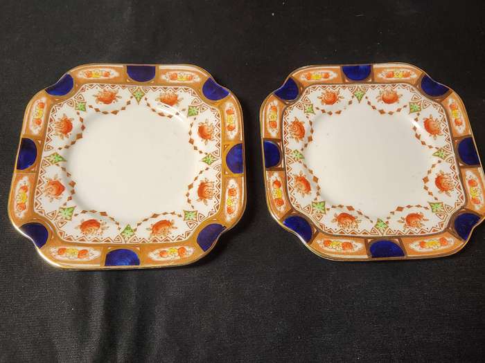 PAIR OF ROYAL VALE COLCLOUGH IMARI STYLE BONE CHINA TEA TRIOS