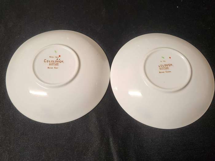 PAIR OF ROYAL VALE COLCLOUGH IMARI STYLE BONE CHINA TEA TRIOS