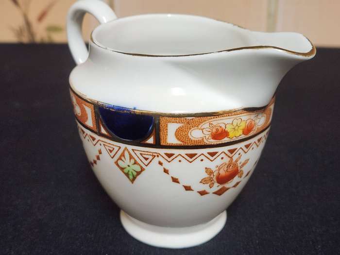 VINTAGE ROYAL VALE COLCLOUGH IMARI STYLE BONE CHINA CREAMER AND SUGAR BOWL