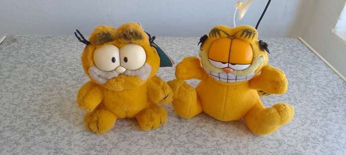 2 x Garfield Soft Toys