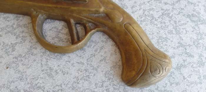 Brass Flintlock Pistol Wall Mount