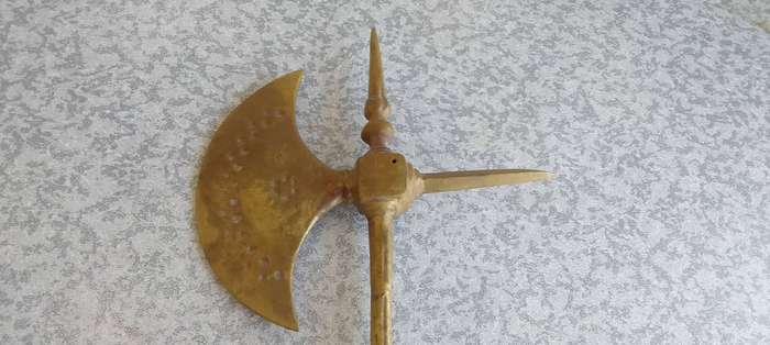 Solid  Battle Axe Brass - Wall Mounted