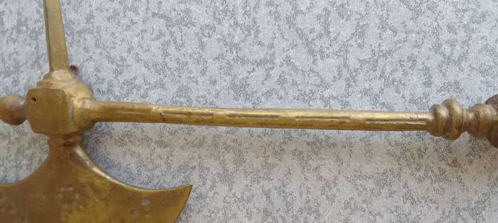 Solid  Battle Axe Brass - Wall Mounted
