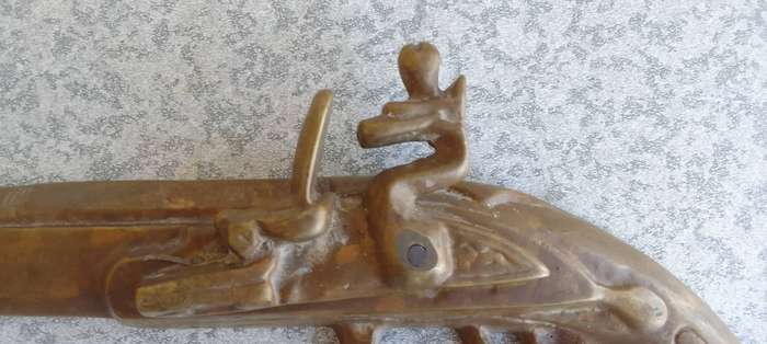 Brass Flintlock Pistol Wall Mount