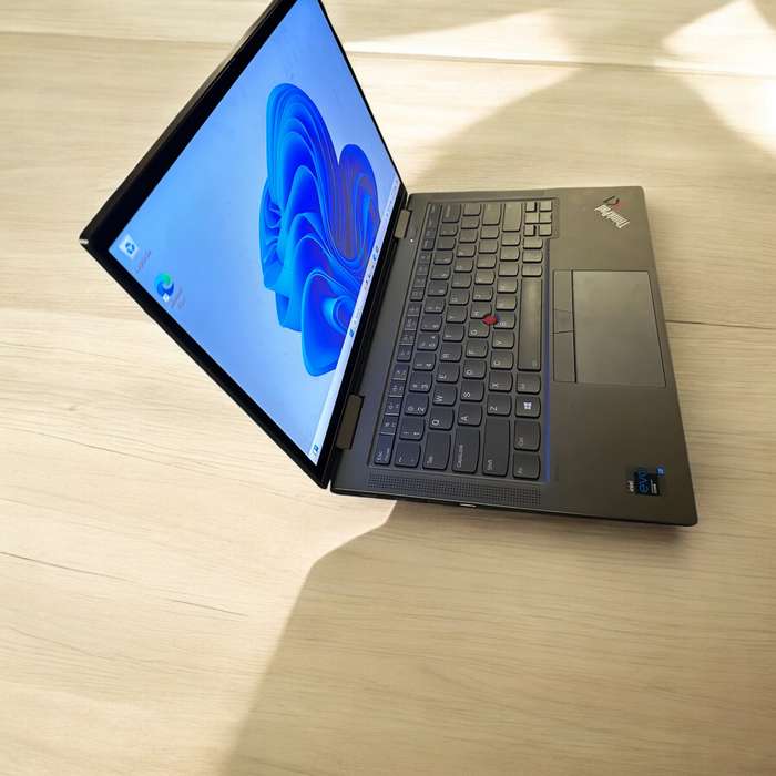 Lenovo ThinkPad X1 Yoga Gen 6 Notebook PC  Core i7-1165G7 / 14.0 WQUXGA Touch / 16GB RAM / 1TB SSD