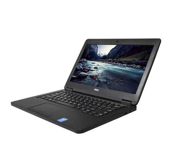 DELL  E5250 12.5'' 8GB RAM 500HDD  NEW BATTERY MINT CONDITION