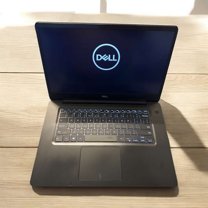 Dell Vostro 5581 8th Gen Intel Core i5-8265U, 8GB RAM 512GBSSD New Battery