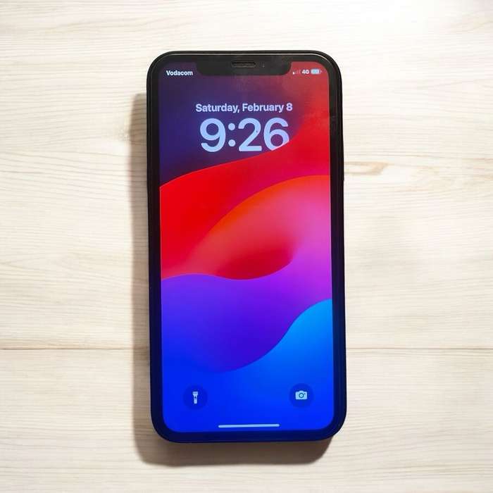 I phone xr 64gb 81% batt health