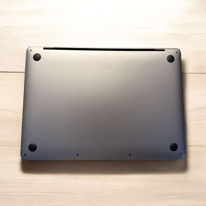 Macbook  Pro 2019 Touch  Bar 8gb ram 250gbssd