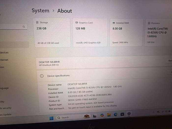HP EliteBook 840 G5  8th Gen i5 8gb ram 256gb ssd