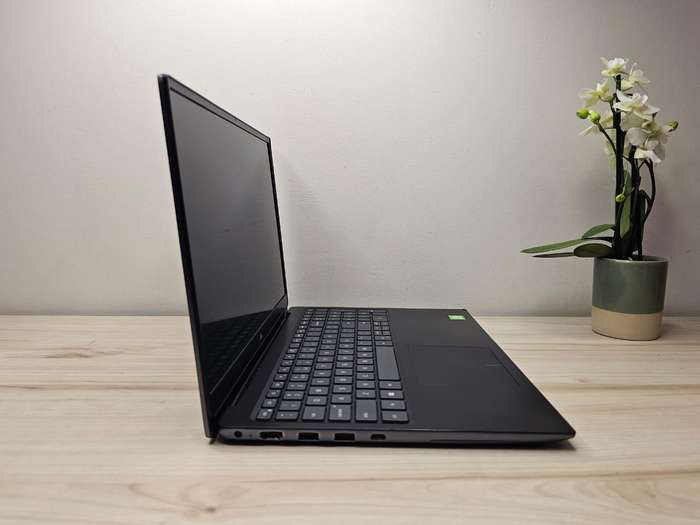 Dell Vostro 5590 i7 10th gen 24gb ram 512gb ssd mx250 Nvidia graphics 2gb