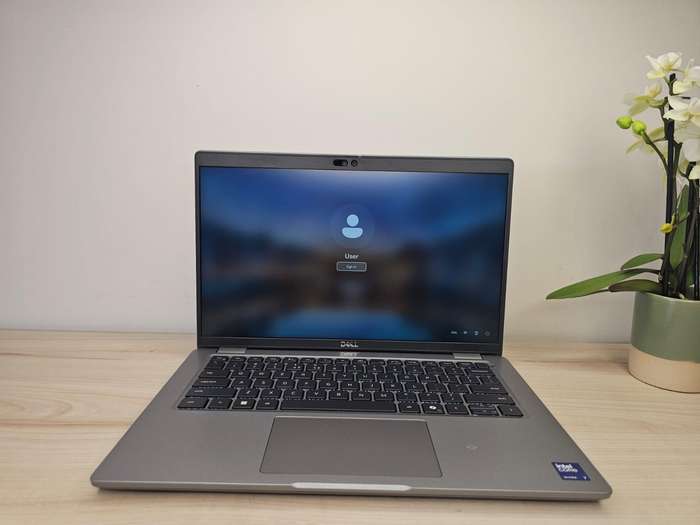 Dell Latitude 5450 14-inch FHD Laptop - Intel Core Ultra 7 155U 512gb ssd 32GB RAM 4G Win 11 Pro