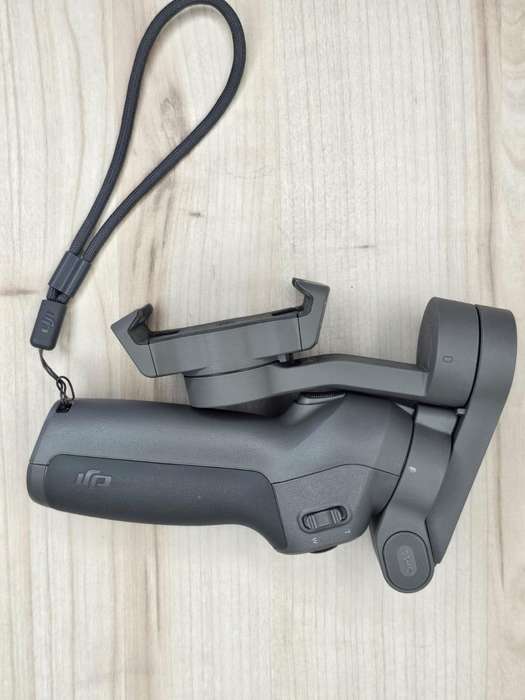 DJI  osmo Mobile 3 Handheld Smartphone Gimbal
