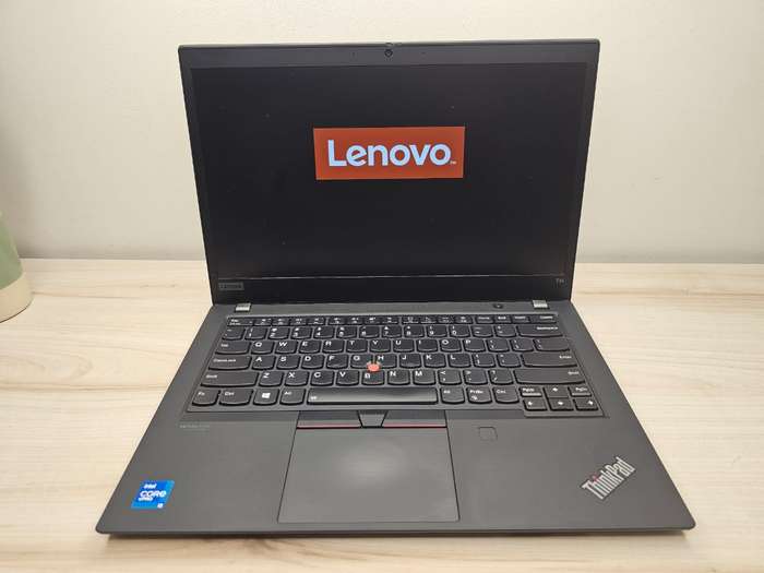 Lenovo thinkpad t14 gen 2 15 11th gen 16gb ram 256gb ssd
