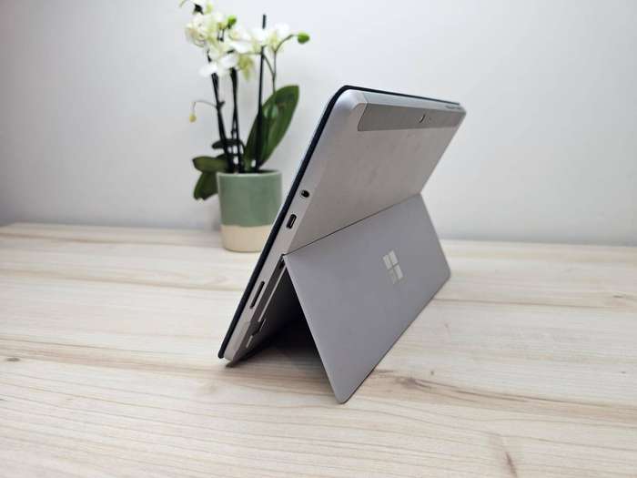 Microsoft Surface Go 2 (1927) 128GB, Intel Core m3 8th Gen Wi-Fi + 4G