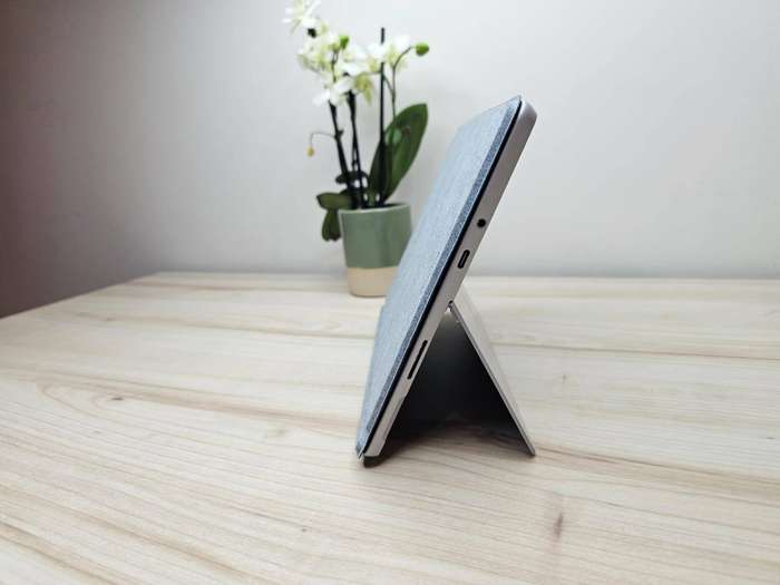 Microsoft Surface Go 2 (1927) 128GB, Intel Core m3 8th Gen Wi-Fi + 4G