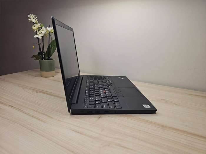 Lenovo E15 i5 10th gen 8gb ram 512gb ssd