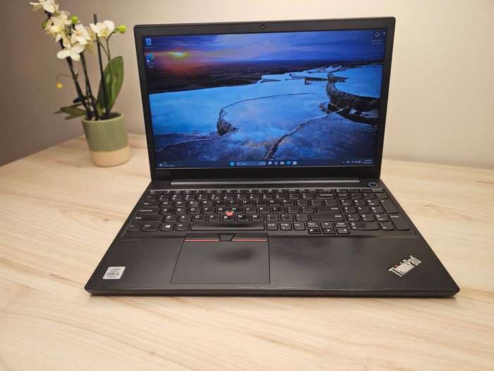 Lenovo E15 i5 10th gen 8gb ram 512gb ssd