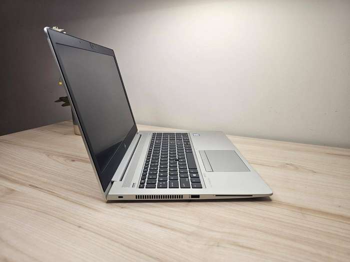 HP EliteBook 850 G5 Base Model Lte  i5 8TH Gen 8GB ram ,256gbm.2 SSD, 15.6`` FHD Display