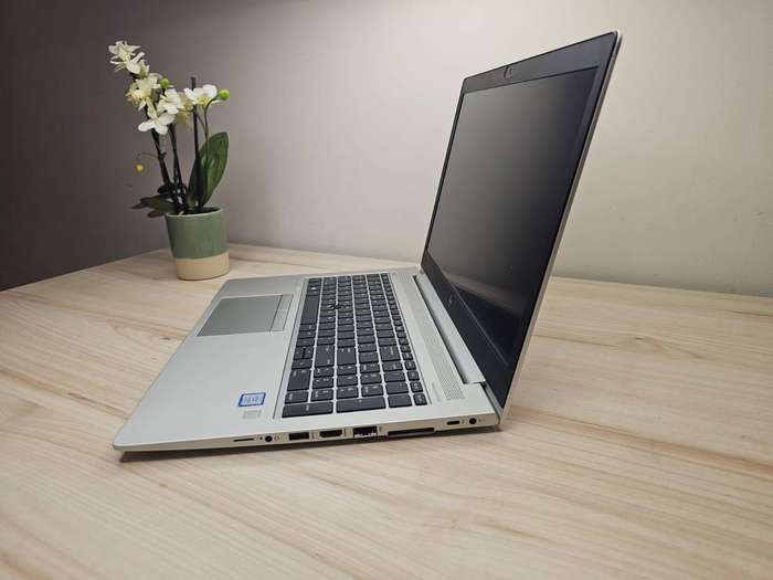 HP EliteBook 850 G5 Base Model Lte  i5 8TH Gen 8GB ram ,256gbm.2 SSD, 15.6`` FHD Display