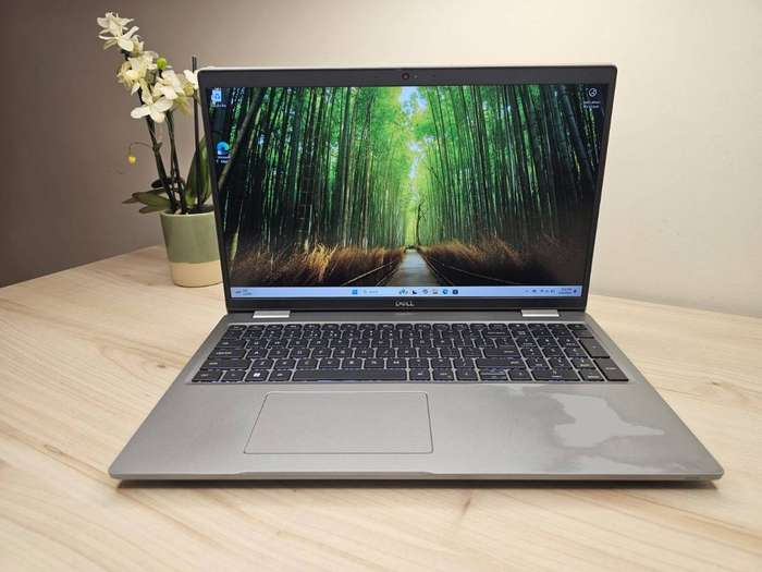 Dell Latitude 5520 Intel Iris Xe Graphics i5, 11th Gen  8GB 256GBssd