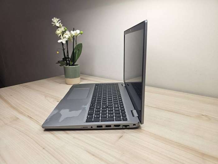 Dell Latitude 5520 Intel Iris Xe Graphics i5, 11th Gen  8GB 256GBssd