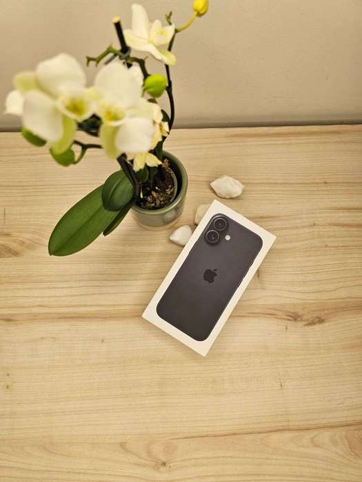iPhone 16 128GB black new