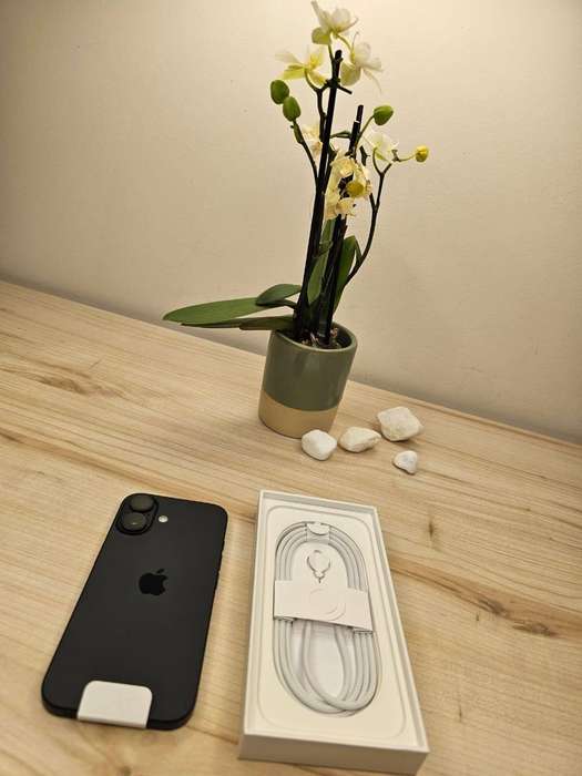 iPhone 16 128GB black new