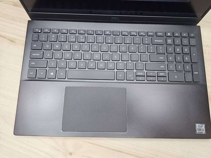 Dell Vostro 5501  Core i5-1035G1  15.6 FHD 8GB RAM  256GB SSD
