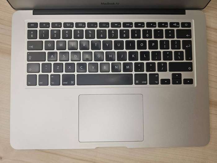 Macbook  Air  2015 Core  I5 4gb ram  256gb  ssd