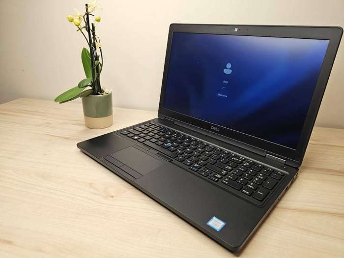 Dell Latitude 5590,8th Gen Intel i7-8650U@1.9GHz, 16gb ram 512gb  ssd  15.6` fhd  Display, LTE Mint