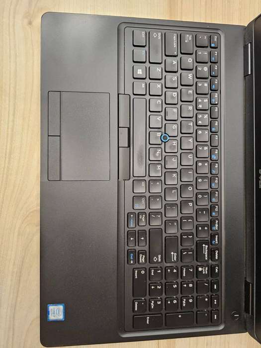 Dell Latitude 5590,8th Gen Intel i7-8650U@1.9GHz, 16gb ram 512gb  ssd  15.6` fhd  Display, LTE Mint