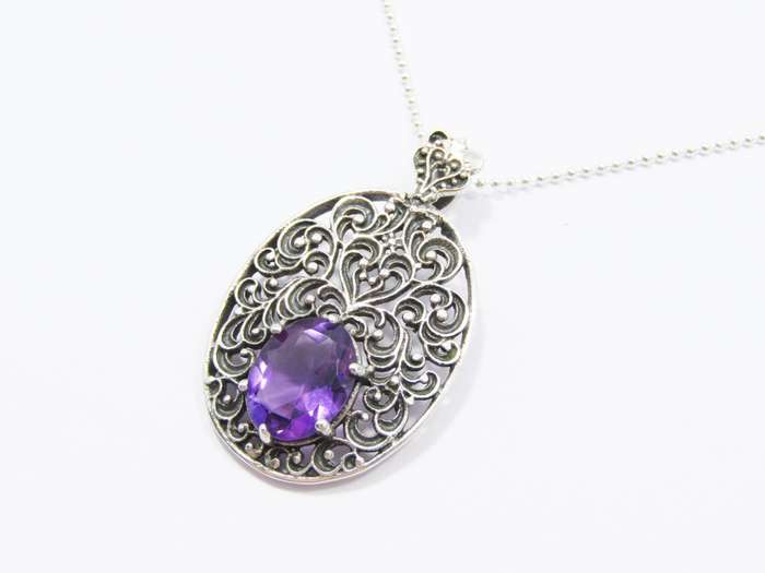 A Gorgeous Vintage Design Amethyst Pendant on Chain in Sterling Silver