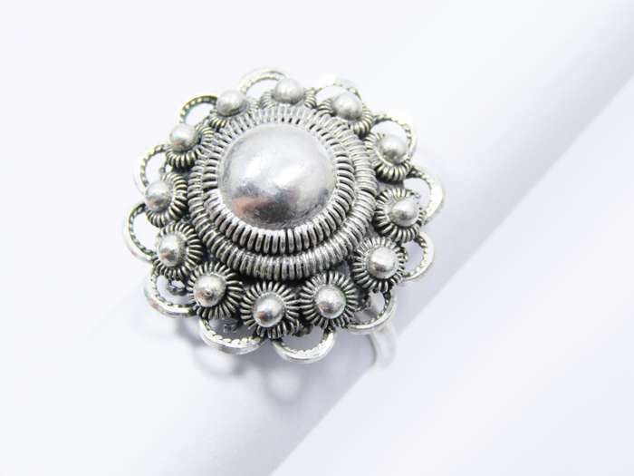 A Beautiful Vintage Design Rig in Sterling Silver.