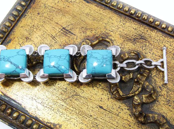 A Gorgeous Chunky Howlite Bracelet in Sterling Silver.