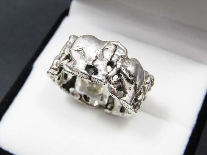 Beautiful! Patrick Mavros "Elephant Procession" Silver Ring
