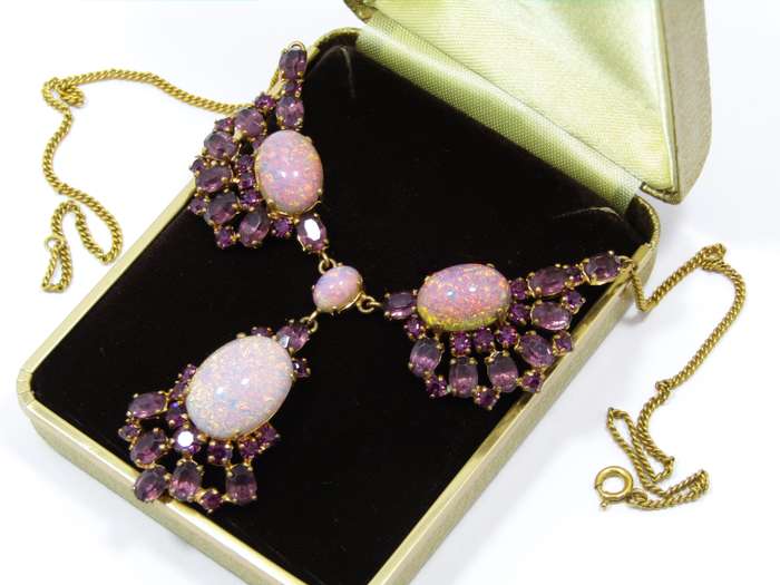 Beautiful Vintage Costume Jewellery Art Glass Necklace