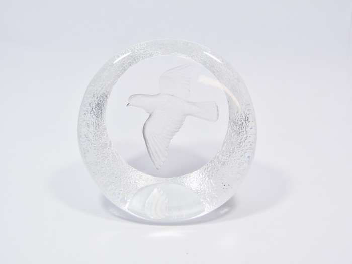 Lovely Swedish Mats Jonasson Lead Crystal Dove