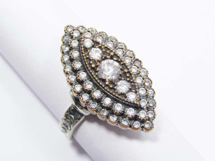 A Gorgeous Two Tone Eastern Design Ring Set With Clear Crystals in Sterling Silver.