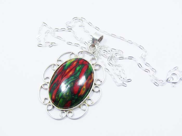 A Lovely Detailed Acrylic Pendant on Chain in Sterling Silv