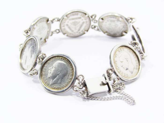 A Stunning Tickey Bracelet in Sterling Silver.